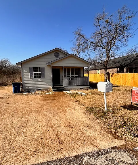 1011 S Sherman St — Photo 1