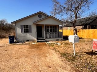 1011 S Sherman St, Ennis, TX 75119