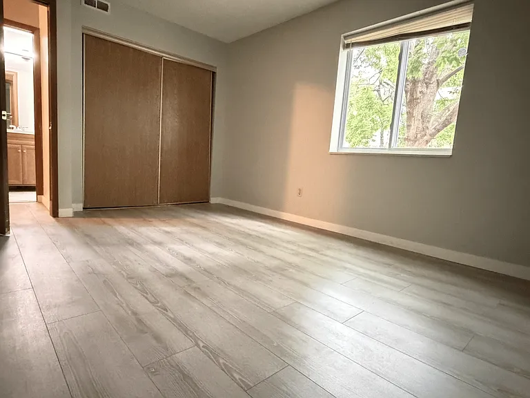 1074 S Dearborn St — Photo 10