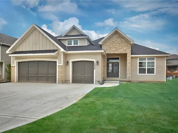 16556 S Legler St, Olathe, KS 66062