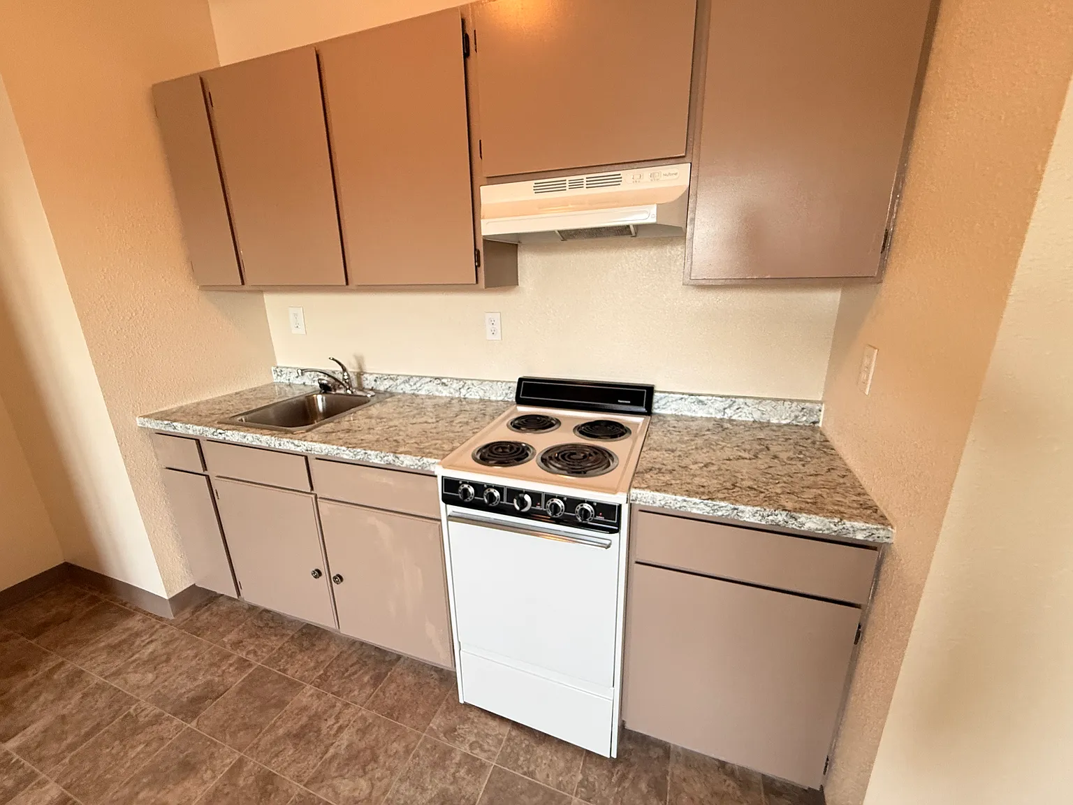 1 bed, $1,000 — Photo 2