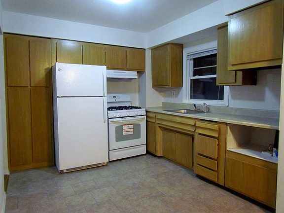 5th image of 16663 Gothic Dr #3