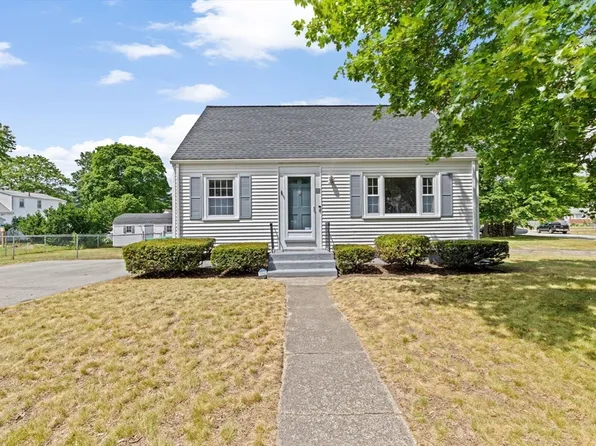 31 Durbeck Rd, Rockland, MA 02370