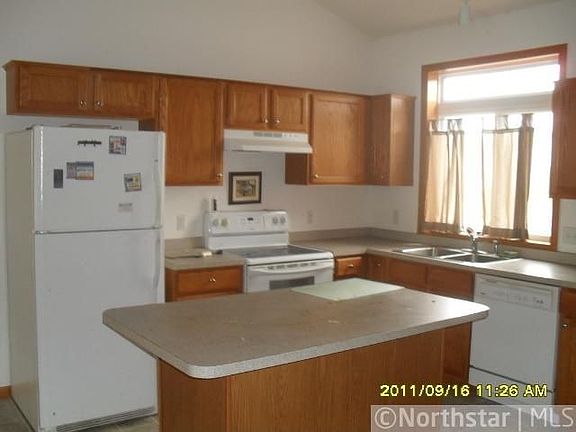 2nd image of 1572 Chartreux Ave