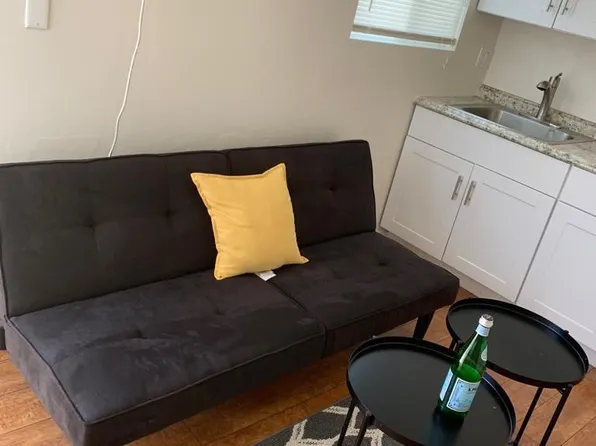(undisclosed Address), Reseda, CA 91335
