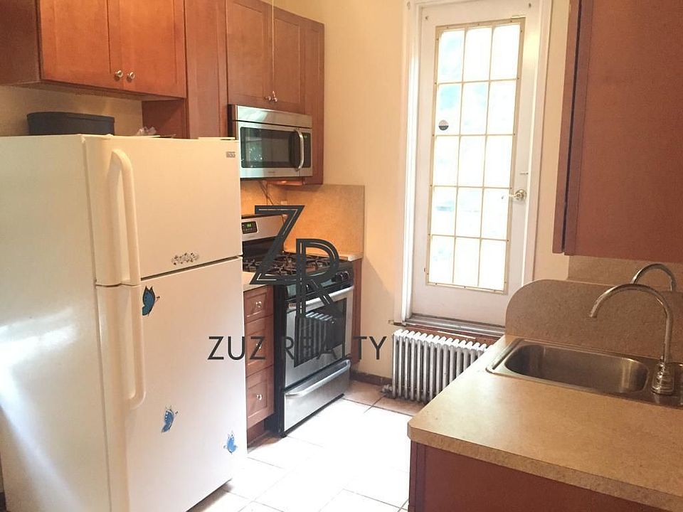 1st image of 1621 E 15th St #N2