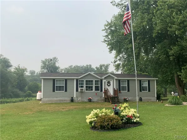 25 Koster Rd, Sandy Creek, NY 13145