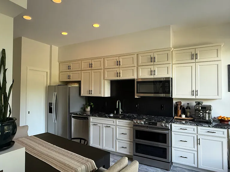 4524 J C Nichols Pkwy #402 — Photo 7