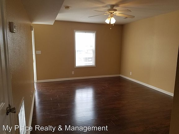 3rd image of 253 Executive Ave APT 2A