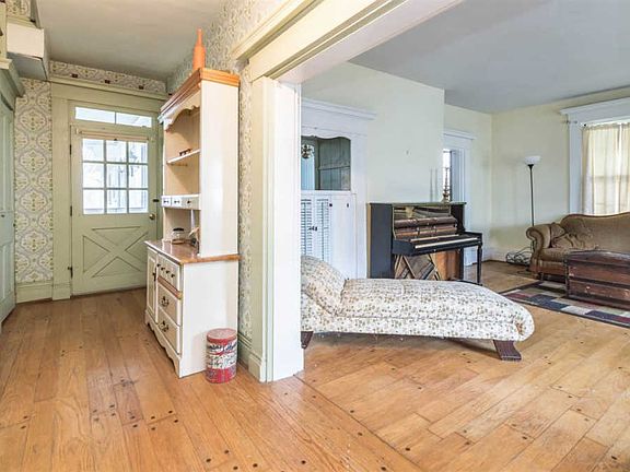 4th image of 8364 E Main St