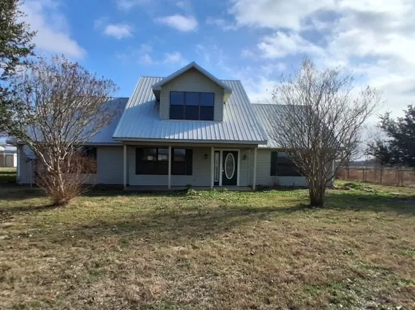 1062 Farm Road 3132, Klondike, TX 75448