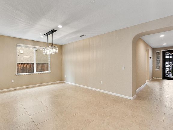 5th image of 8568 Pinehollow Circle