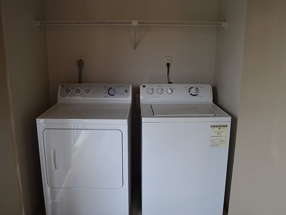 3rd image of 4900 Woodstone Dr APT 509