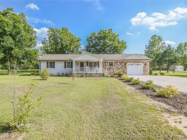 369 Naylor School Rd, Roseboro, NC 28382