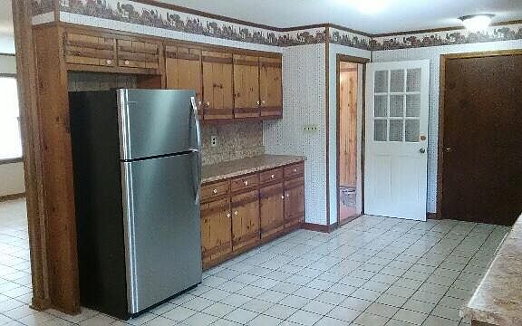 4th image of 10 Richland Dr