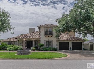 5501 Palm Valley Dr N, Palm Valley, TX 78552