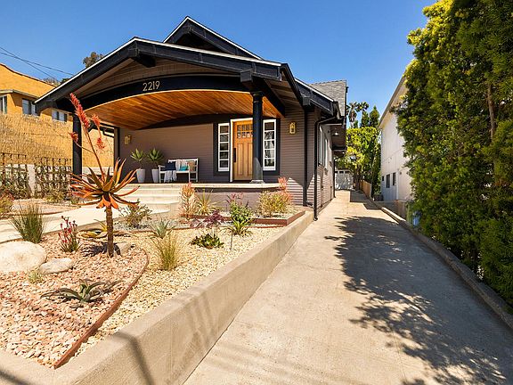 3rd image of 2219 Oak Glen Pl