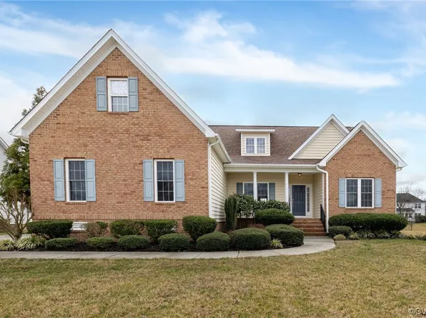 1613 N White Mountain Dr, Chester, VA 23836