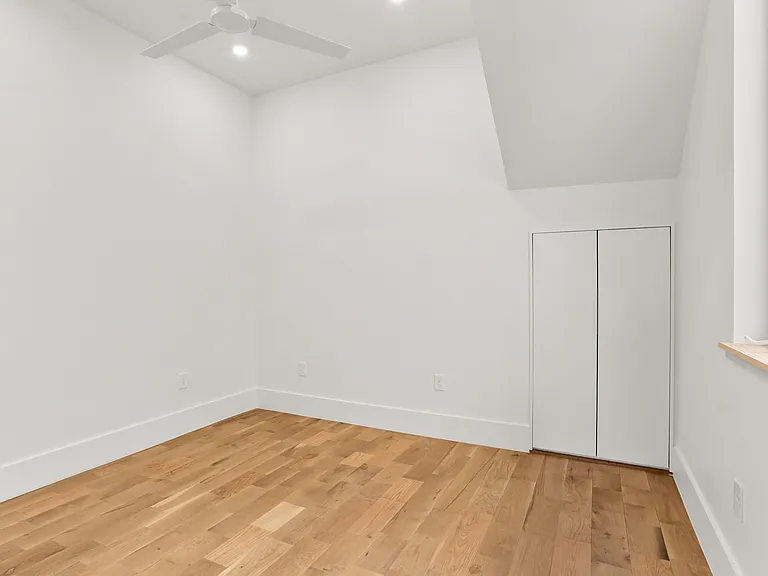 503 Hendee St #B — Photo 2