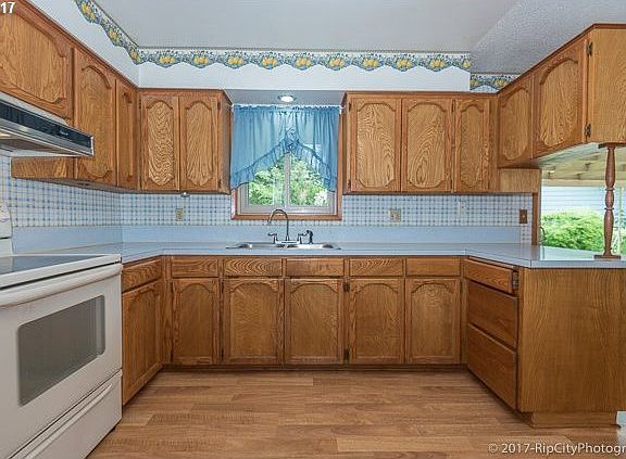 4th image of 219 S Fredericksburg Way