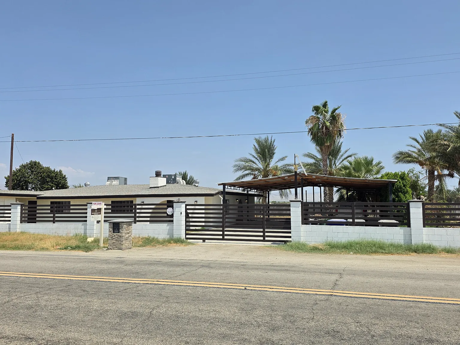 Tyler St, Thermal — Photo 1