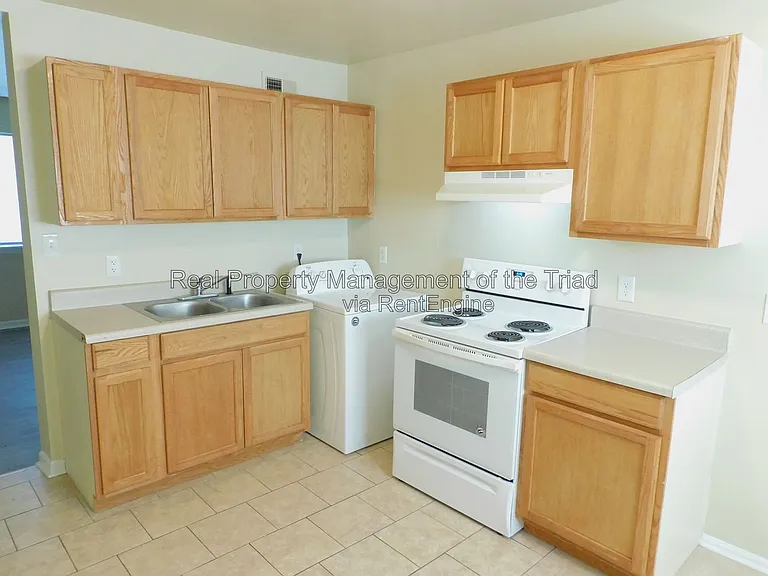 4302 Parker St #F — Photo 5