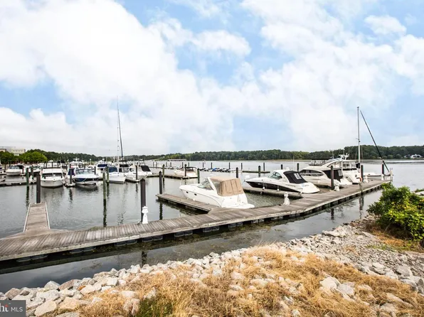 820 Belmont Bay Dr APT 401, Woodbridge, VA 22191