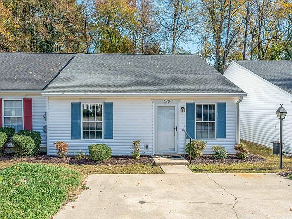 3rd image of 528 Campsen Villa Ct