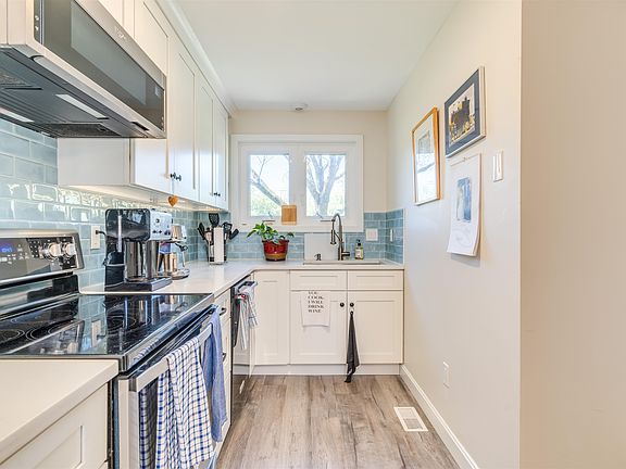 4th image of 10 Thornhill Road