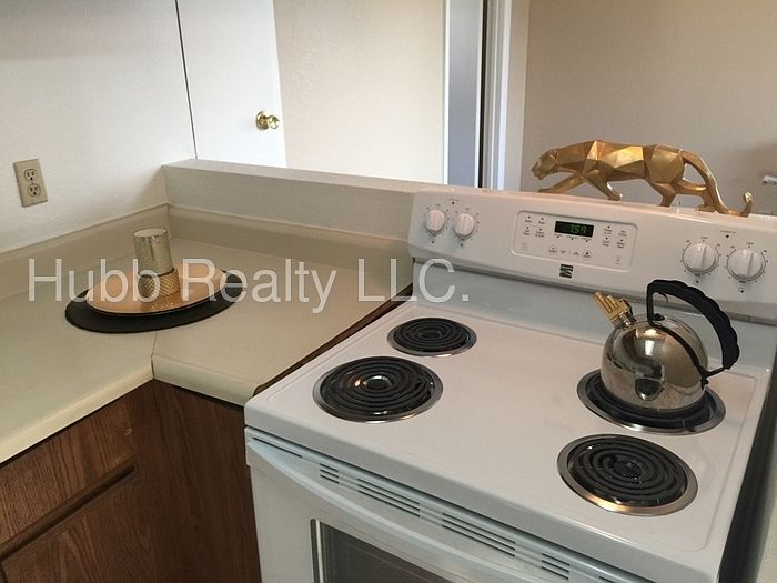 1st image of 530 Sullivan Ln APT F