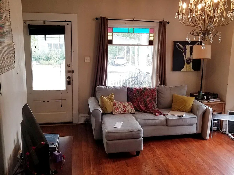1336 Grainger Ave NE — Photo 2