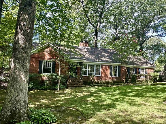 3rd image of 1297 W Crestwood Dr