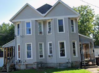 479 S Benton Ave, Freeport, IL 61032