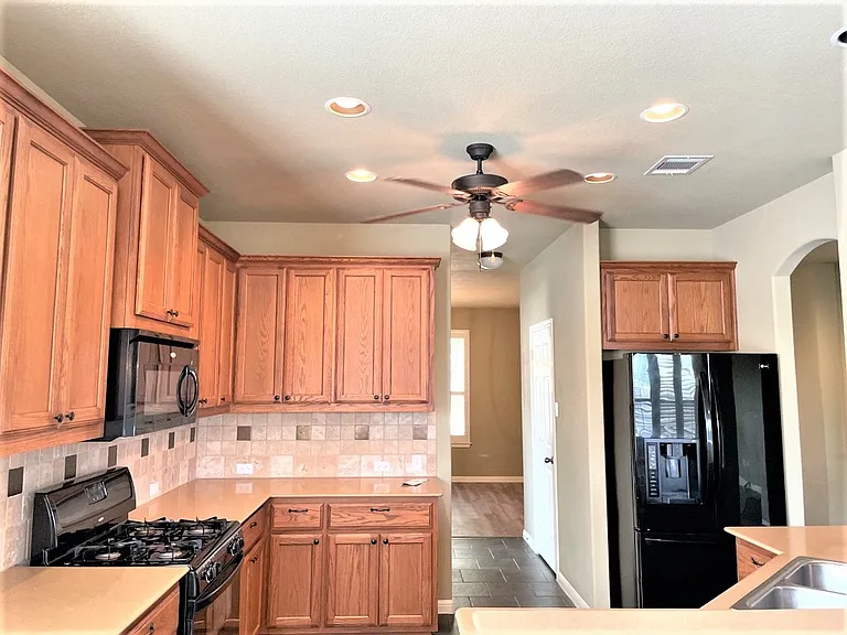 2409 Dovetail St — Photo 12