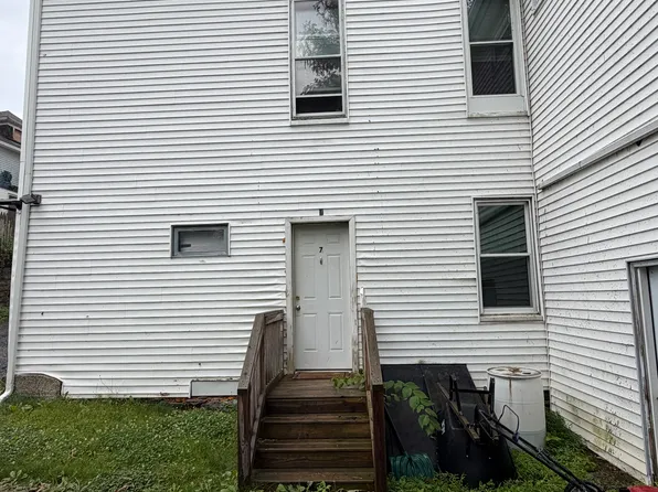 40 Church St #7, Pittston, PA 18640