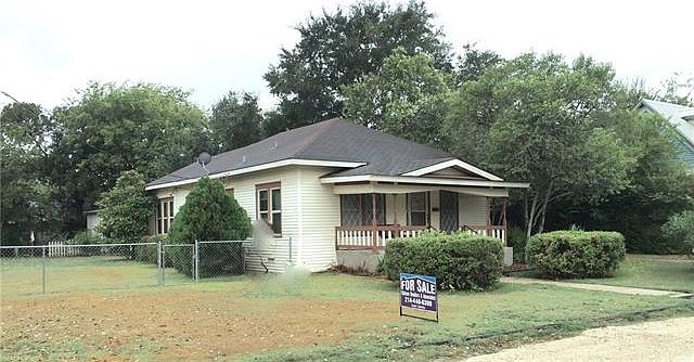 2nd image of 611 E Live Oak St