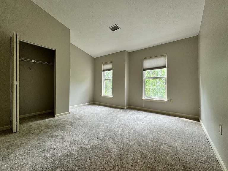 Large 2nd bedroom with vaulted ceilings