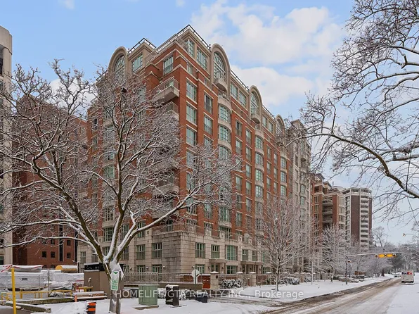 33 Delisle Ave #610, Toronto, ON M4V 3C7