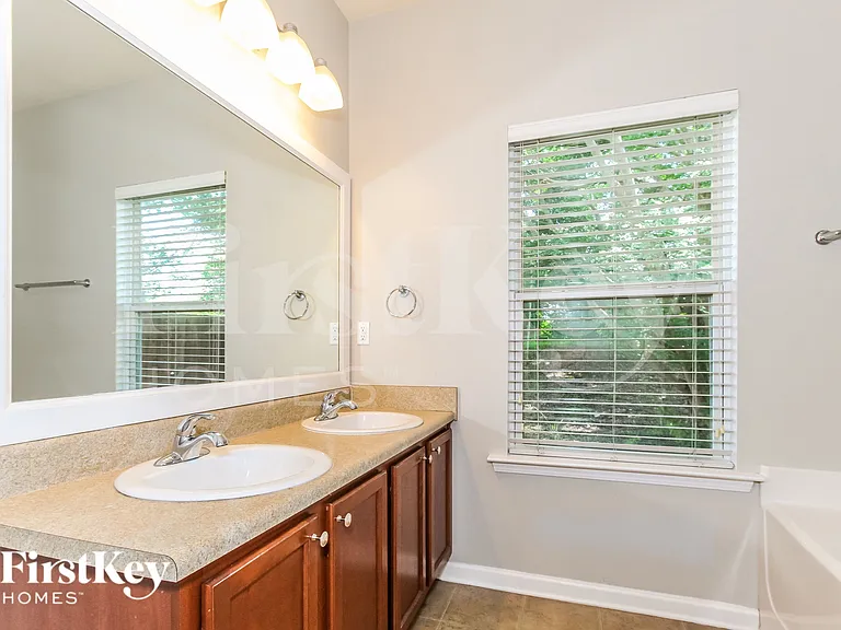 4737 Rosser Loop Dr — Photo 12