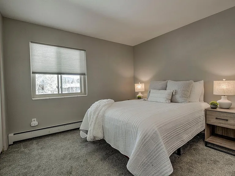 370 E La Bonte St #B — Photo 17