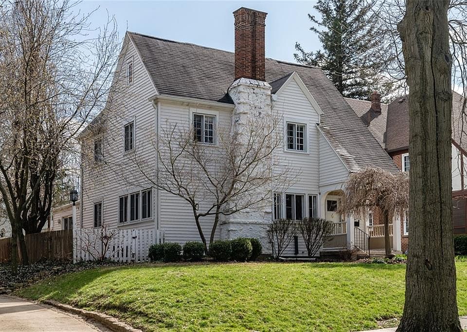 1st image of 124 Woodburn Ave