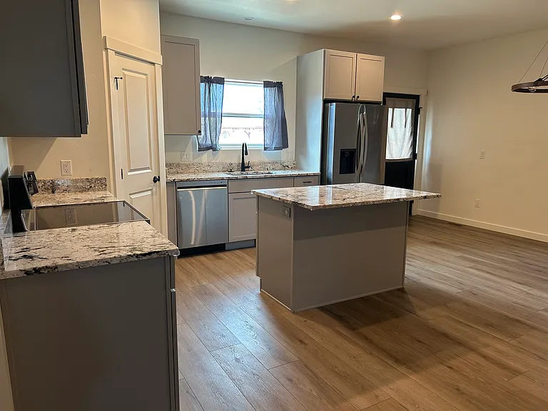 422 Jarrett Ave — Photo 29