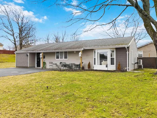 14 Magog Ct, Halifax, NS B2W 0B7