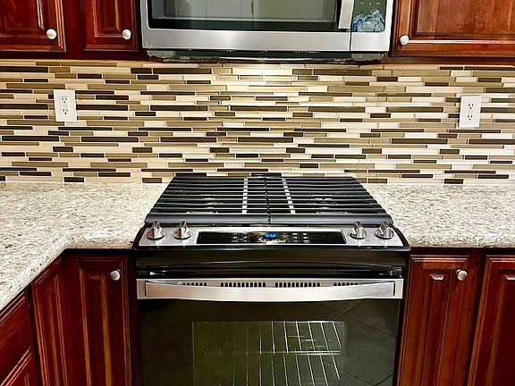Brand-new stove, oven and microwave