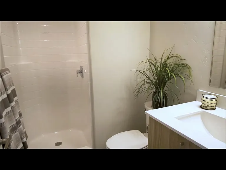 2246 W Kootenai St — Photo 13