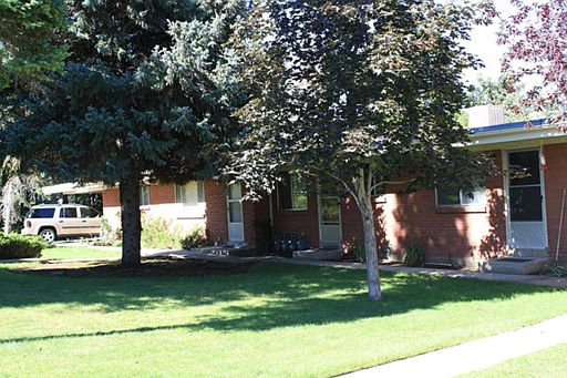 2nd image of 2122 Orchard Dr APT 14