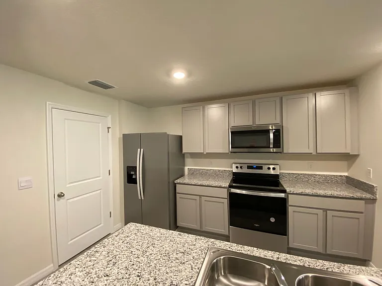 6461 SE 4th Ln — Photo 11