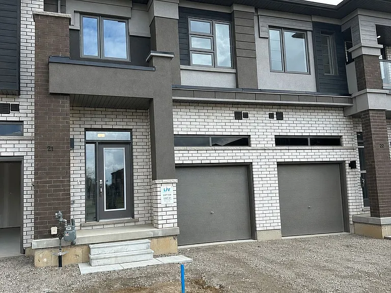 660 Colborne St W #D — Photo 1