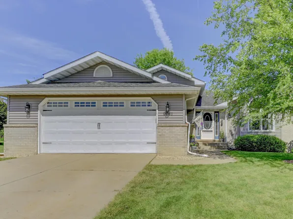 9081 Maplewood St, Saint John, IN 46373