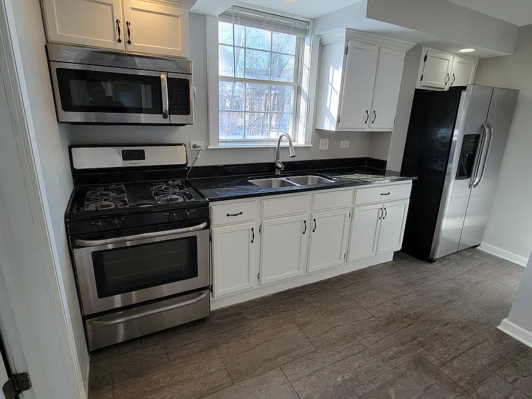 258 N Porter St — Photo 3